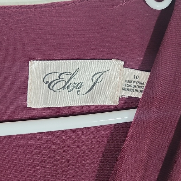 Eliza J Long Sleeve Wrap Dress Size 10 Wine Knee V Neck Stretch Drapey Ruched - Picture 6 of 14